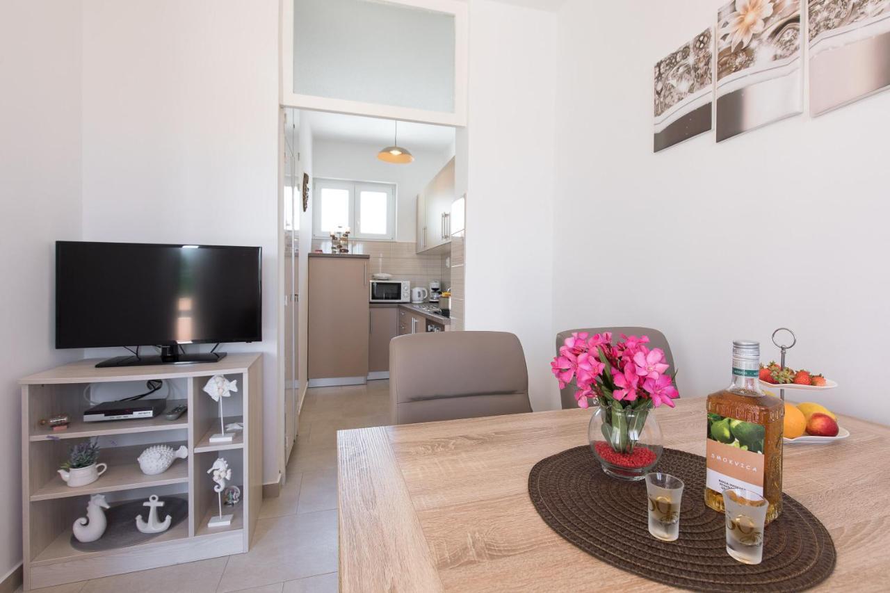 Apartment Oleander Punat Buitenkant foto
