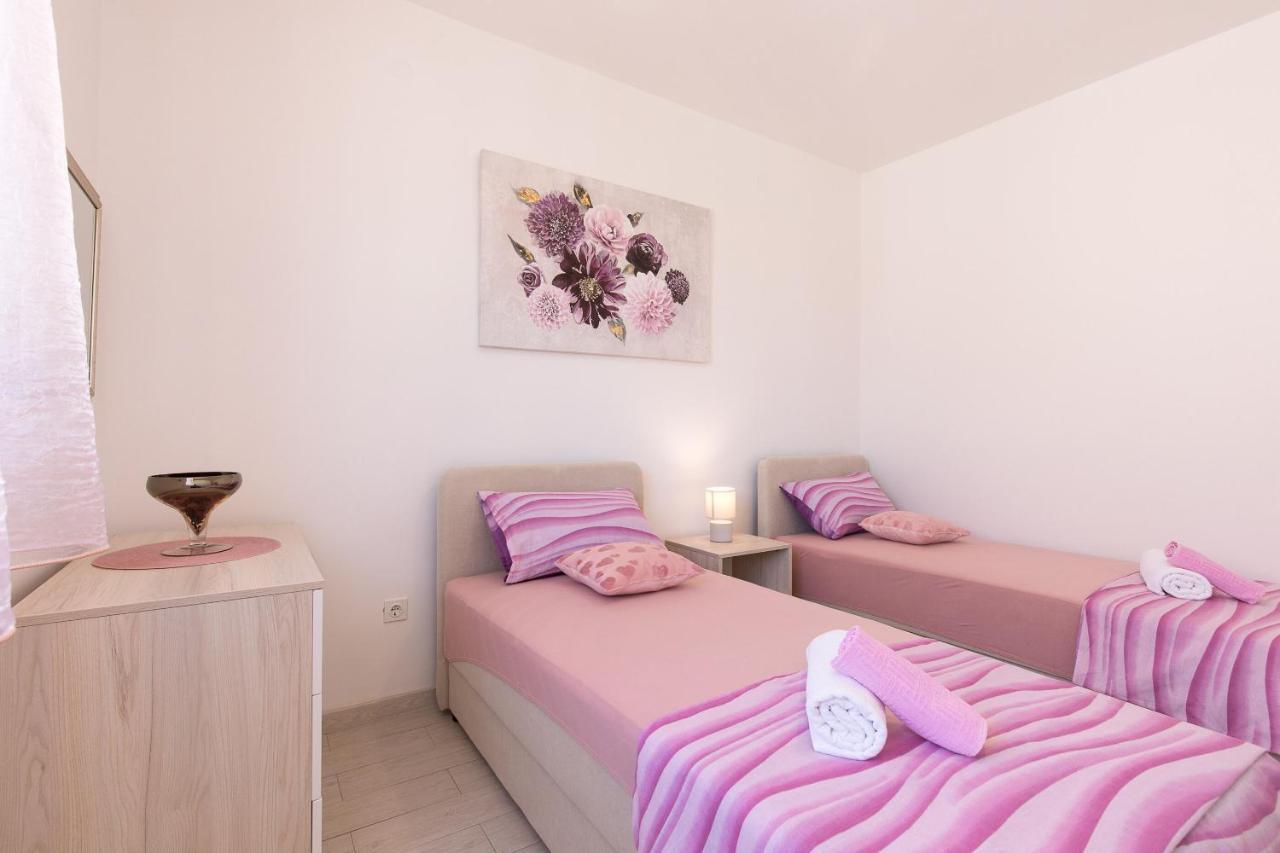 Apartment Oleander Punat Buitenkant foto