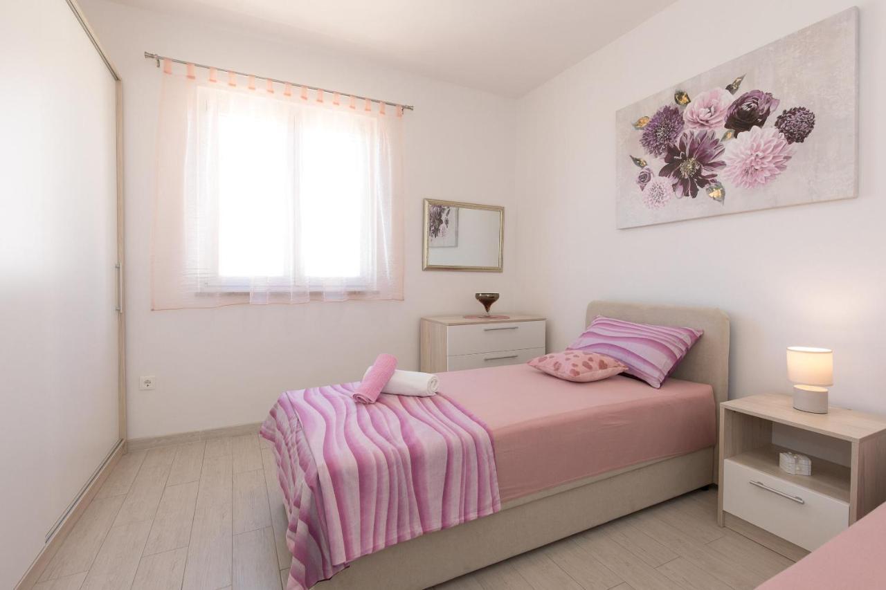 Apartment Oleander Punat Buitenkant foto